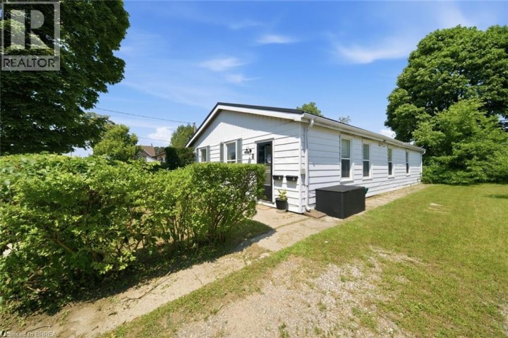 Photo 2 at 8 Russell Street, North Park / Wood St., Brantford