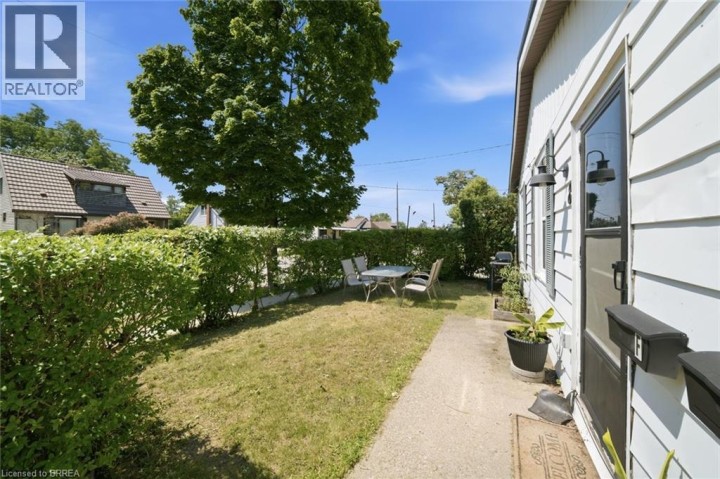 Photo 3 at 8 Russell Street, North Park / Wood St., Brantford