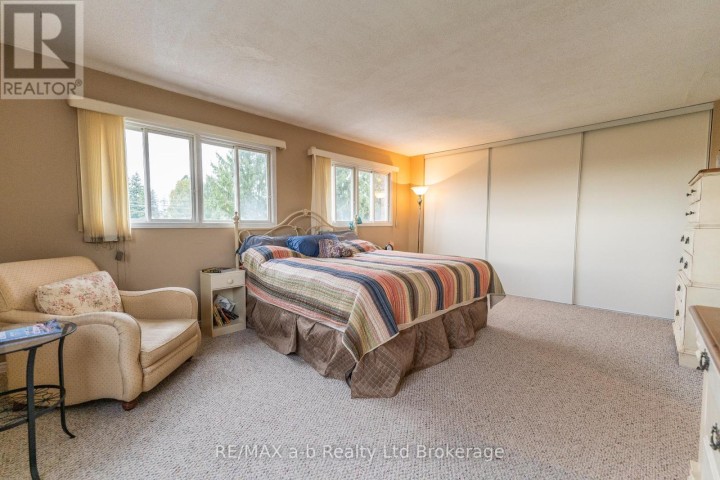 Photo 13 at 8 - 19 Wren Court, Tillsonburg