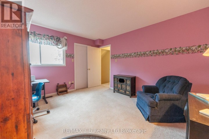 Photo 17 at 8 - 19 Wren Court, Tillsonburg