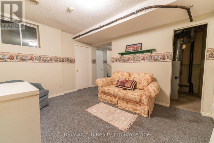 Photo 19 at 8 - 19 Wren Court, Tillsonburg