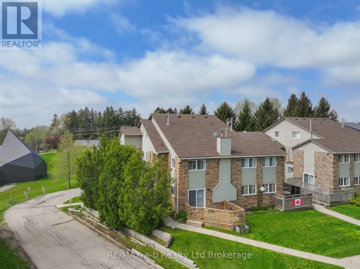 Photo 2 at 8 - 19 Wren Court, Tillsonburg