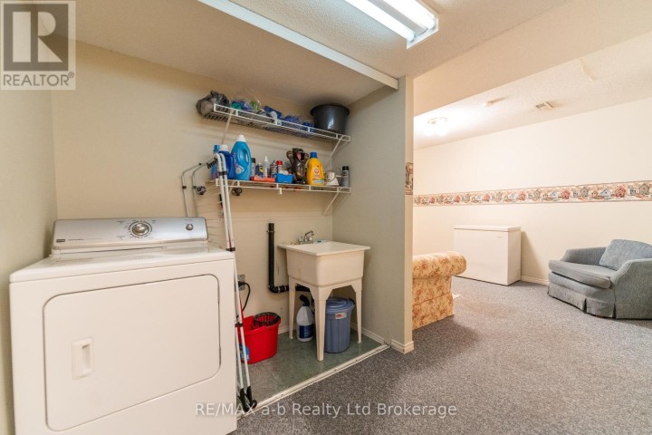 Photo 23 at 8 - 19 Wren Court, Tillsonburg