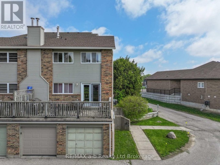 Photo 25 at 8 - 19 Wren Court, Tillsonburg