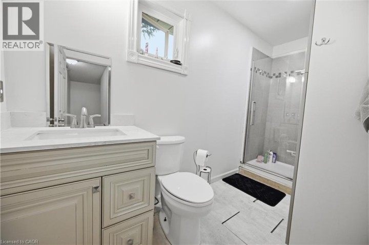 Photo 14 at 10 Evergreen Court, D’aubigny / Evergreen, Brantford