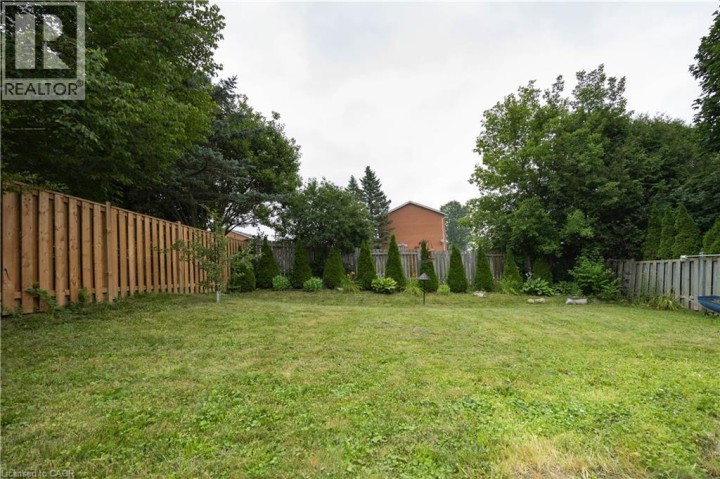 Photo 23 at 10 Evergreen Court, D’aubigny / Evergreen, Brantford
