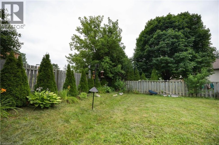 Photo 24 at 10 Evergreen Court, D’aubigny / Evergreen, Brantford