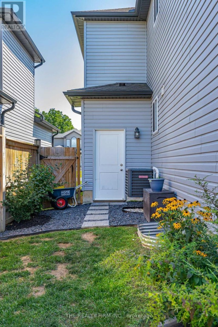 Photo 42 at 20 Sandy Court, Tillsonburg