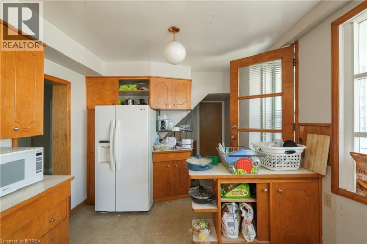 Photo 12 at 212 Dalhousie Street, East Ward, Brantford