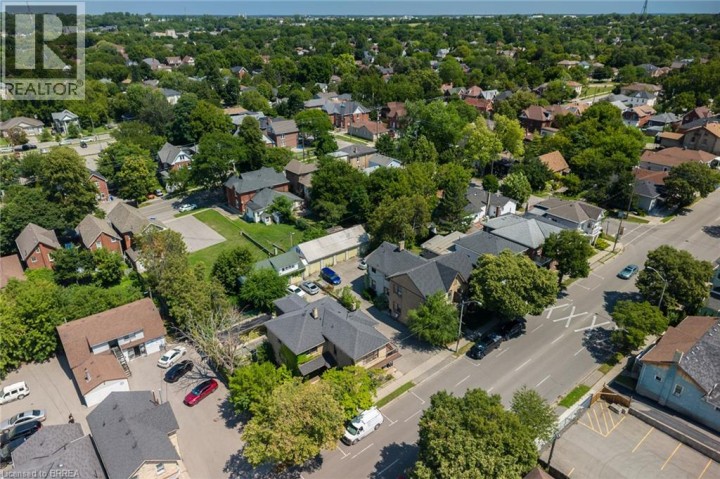 Photo 3 at 212 Dalhousie Street, East Ward, Brantford