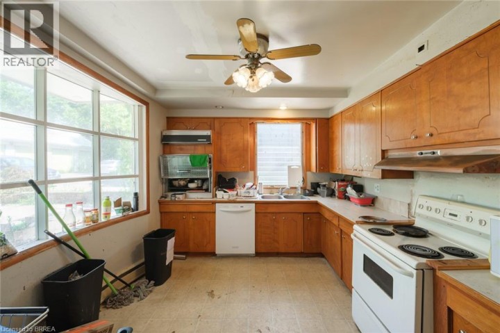 Photo 11 at 212 Dalhousie Street, East Ward, Brantford