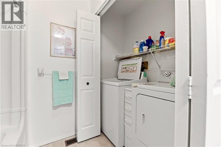 Photo 10 at 19 - 1030 E Colborne Street, Echo Place, Brantford
