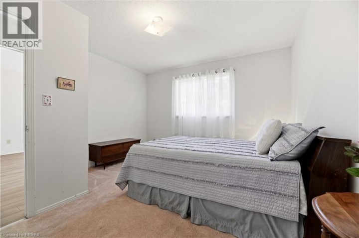Photo 13 at 19 - 1030 E Colborne Street, Echo Place, Brantford