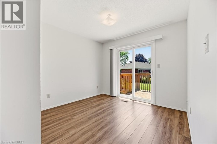Photo 14 at 19 - 1030 E Colborne Street, Echo Place, Brantford