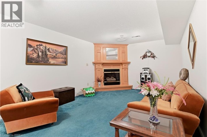 Photo 15 at 19 - 1030 E Colborne Street, Echo Place, Brantford