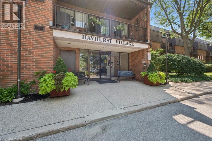 Photo 2 at 329 - 36 Hayhurst Road, Fairview / Greenbrier, Brantford
