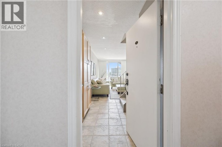 Photo 4 at 329 - 36 Hayhurst Road, Fairview / Greenbrier, Brantford