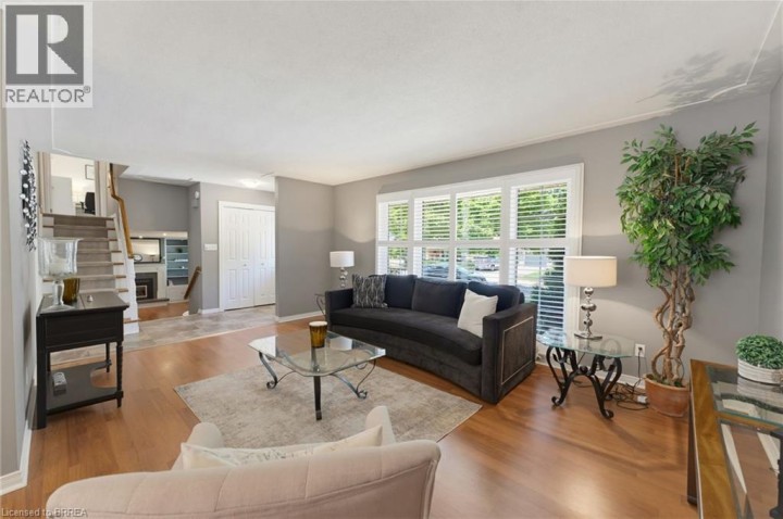 Photo 6 at 5 Marigold Street, Sky Acres, Brantford