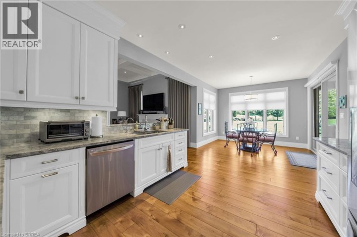 Photo 12 at 12 Ellington Place, Oakhill Dr, Brantford