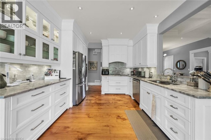 Photo 14 at 12 Ellington Place, Oakhill Dr, Brantford