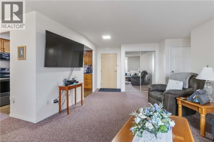 Photo 7 at 506 - 9 Bonheur Court, Lynden Hills, Brantford