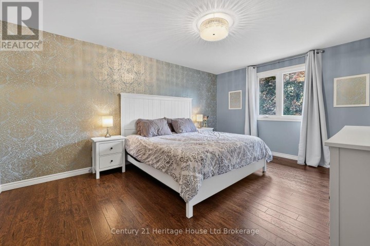 Photo 4 at 27 Sioux Crescent, Woodstock - North, Woodstock