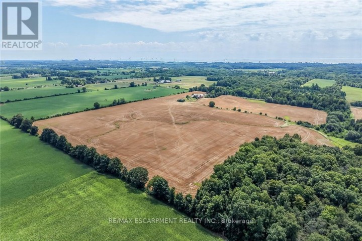 Photo 3 at 833 Lynn Valley Road, Rural Woodhouse, Norfolk County