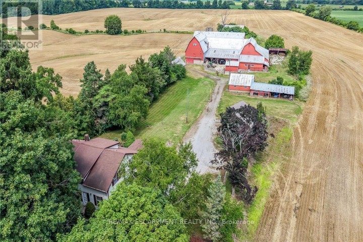 Photo 5 at 833 Lynn Valley Road, Rural Woodhouse, Norfolk County