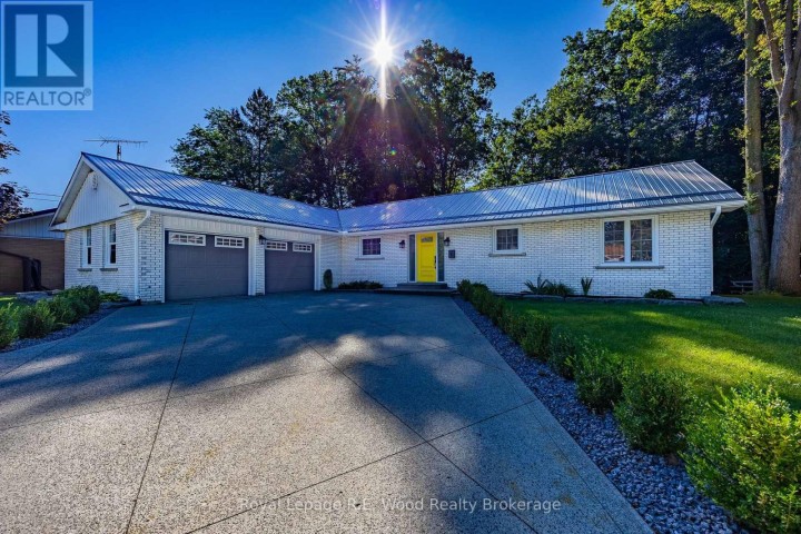 Photo 1 at 6 Highland Drive, Tillsonburg