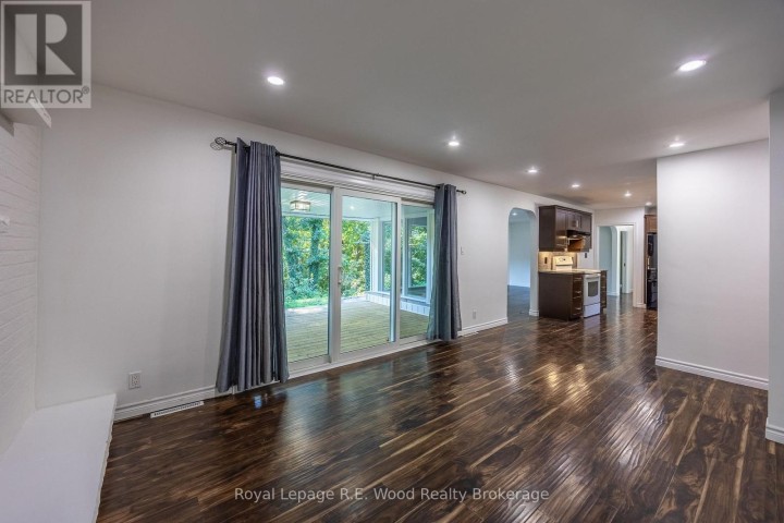 Photo 10 at 6 Highland Drive, Tillsonburg