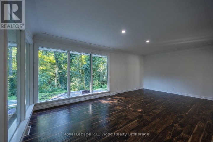 Photo 13 at 6 Highland Drive, Tillsonburg