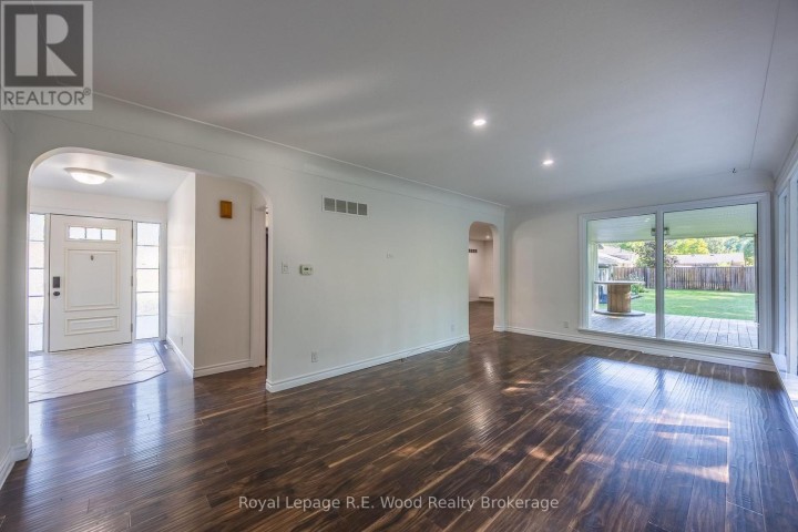 Photo 15 at 6 Highland Drive, Tillsonburg