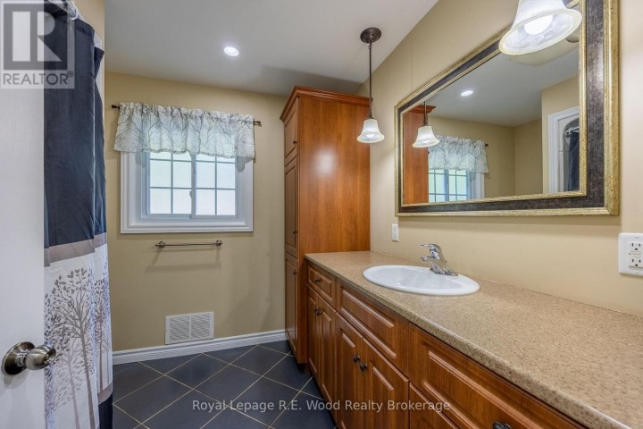 Photo 18 at 6 Highland Drive, Tillsonburg