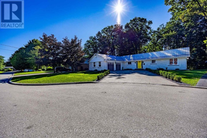 Photo 2 at 6 Highland Drive, Tillsonburg