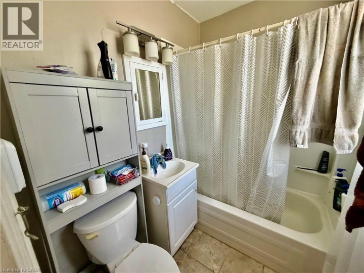 Photo 26 at 135 Sherwood Drive, Old West Brant, Brantford