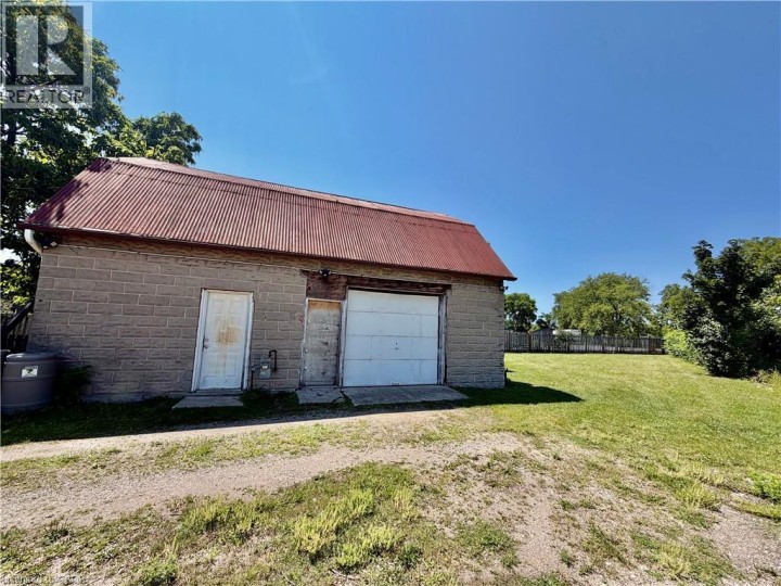 Photo 5 at 135 Sherwood Drive, Old West Brant, Brantford