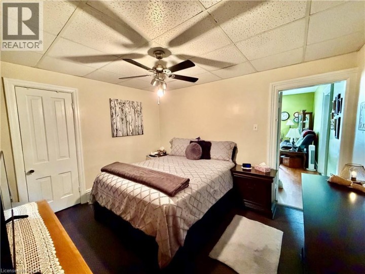 Photo 15 at 135 Sherwood Drive, Old West Brant, Brantford