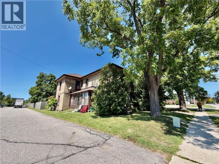 Photo 7 at 135 Sherwood Drive, Old West Brant, Brantford