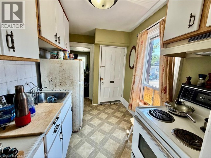 Photo 32 at 135 Sherwood Drive, Old West Brant, Brantford