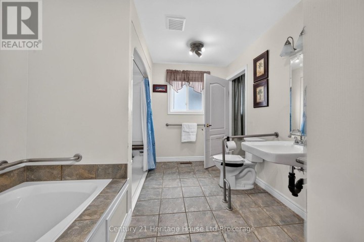 Photo 14 at 26 Peach Street, Tillsonburg