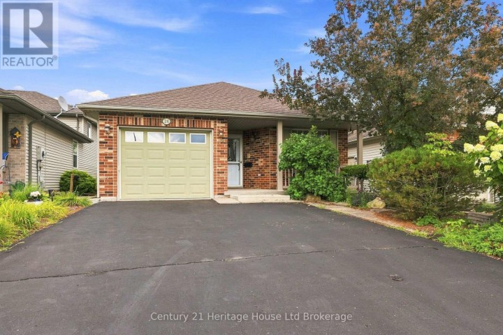 Photo 2 at 26 Peach Street, Tillsonburg