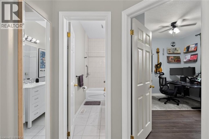 Photo 17 at 11 - 219 Shellard Lane, Shellard Lane, Brantford