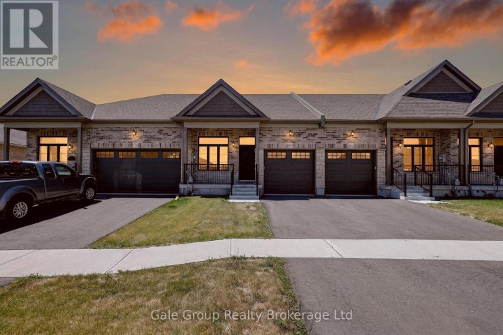 Photo 2 at 808 Garden Court Crescent, Woodstock - North, Woodstock