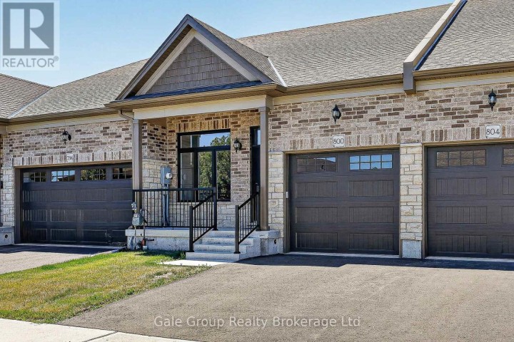 Photo 3 at 808 Garden Court Crescent, Woodstock - North, Woodstock