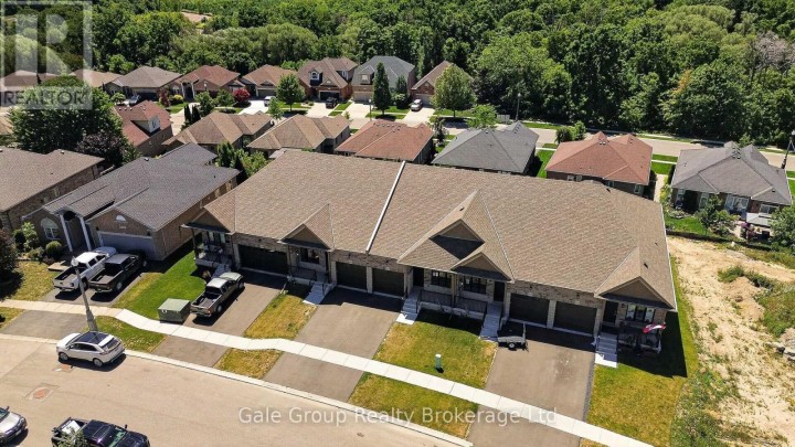 Photo 10 at 804 Garden Court Crescent, Woodstock - North, Woodstock