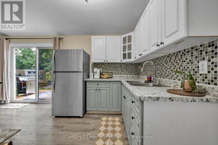 Photo 4 at 674 Hayball Street, Woodstock - North, Woodstock