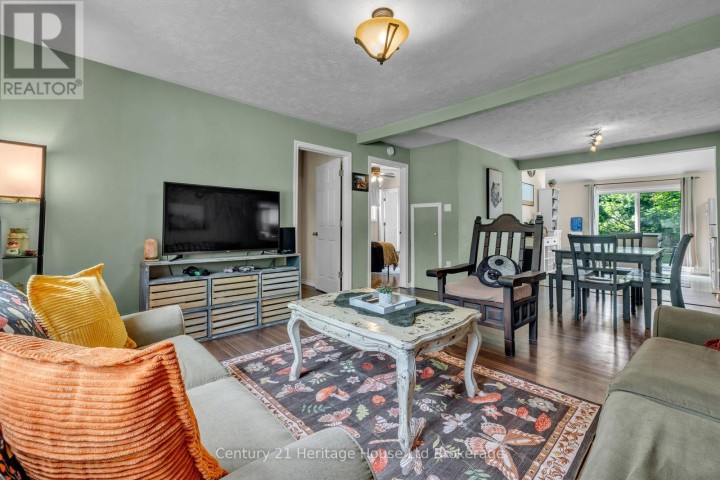 Photo 8 at 674 Hayball Street, Woodstock - North, Woodstock