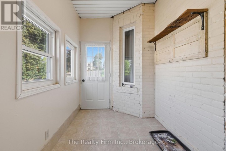 Photo 3 at 17 Douglas Street, Woodstock - South, Woodstock