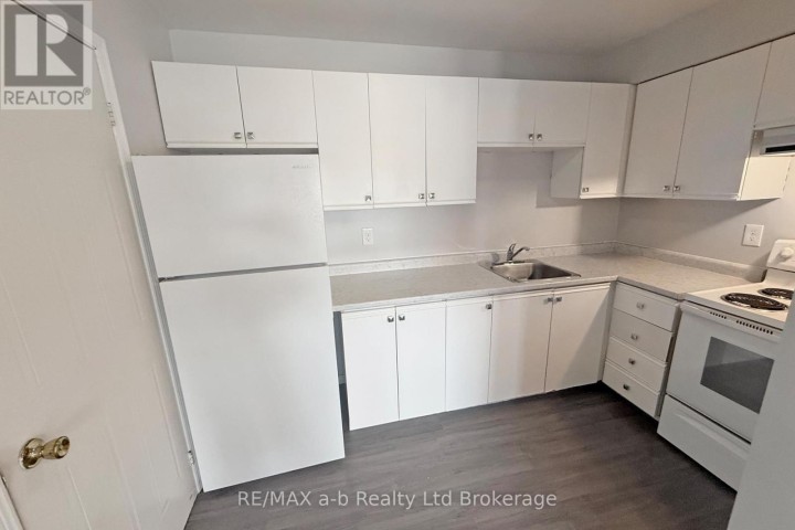 Photo 15 at 36 - 64 Hiawatha Road, Woodstock - North, Woodstock
