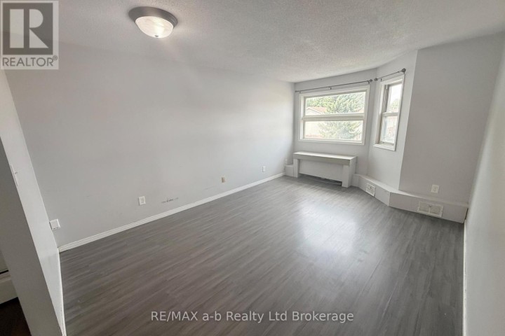 Photo 9 at 36 - 64 Hiawatha Road, Woodstock - North, Woodstock